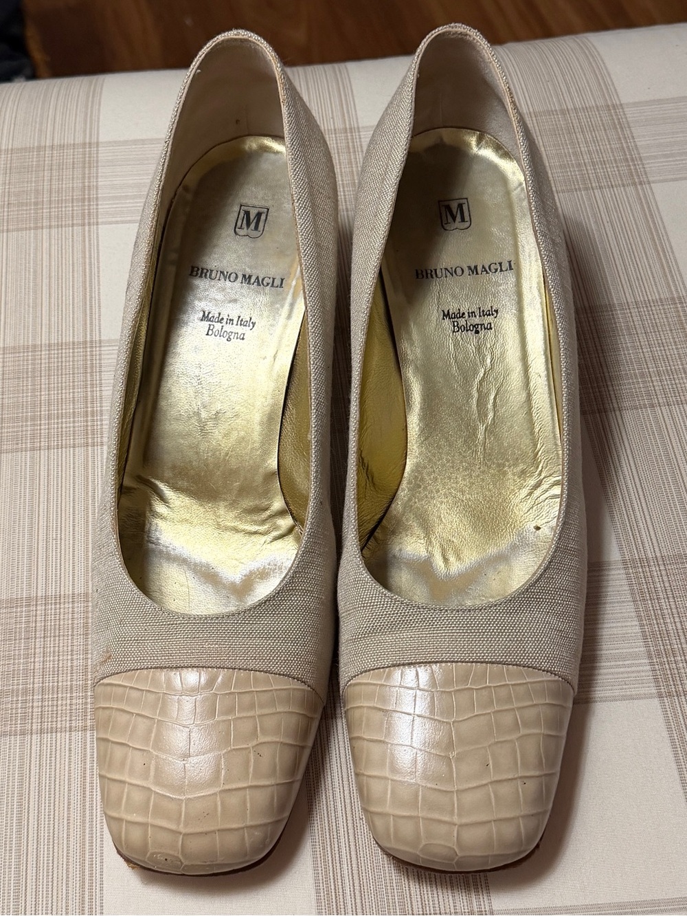 Vintage Bruno Magli Neutral Beige Croc-Trim Low Heel Pumps